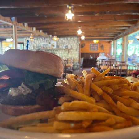 Silver Fork Lodge & Restaurant Brighton ภายนอก รูปภาพ